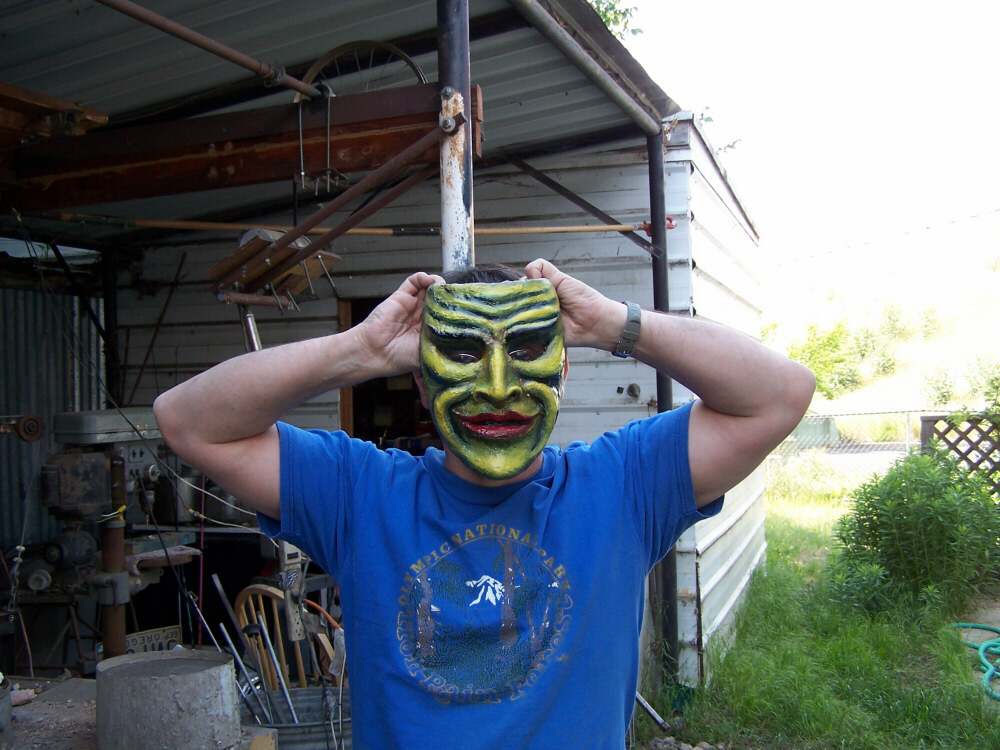 Macabre mask